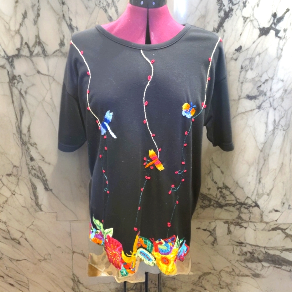 Victoria Woman w/Colorful Embroidery Sz 2X